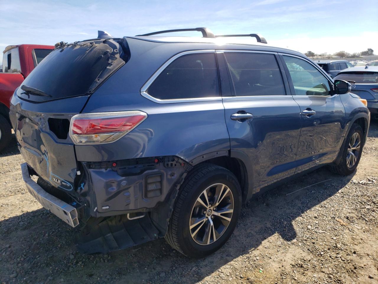 2016 TOYOTA HIGHLANDER XLE photo 5