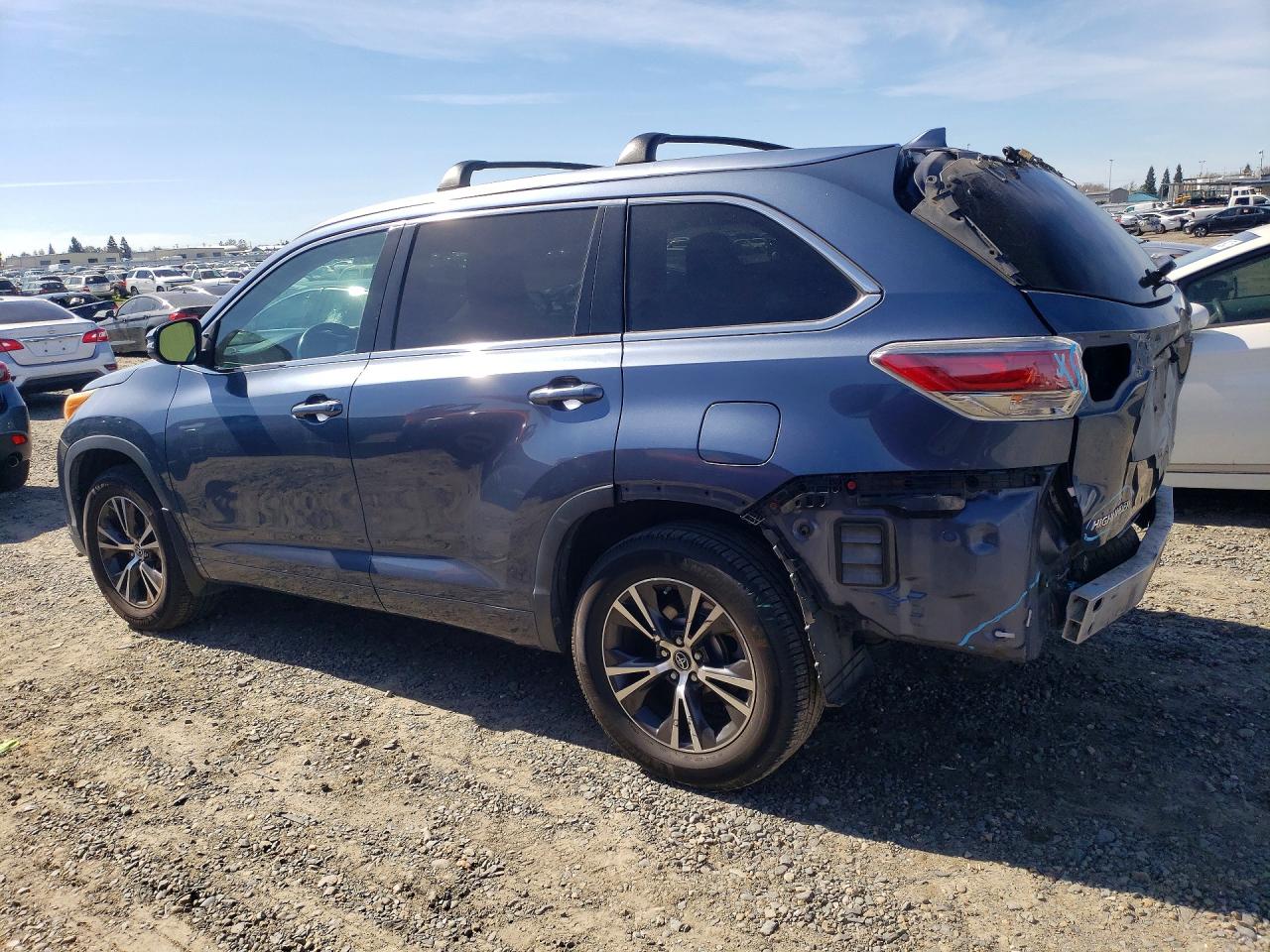 2016 TOYOTA HIGHLANDER XLE photo 3