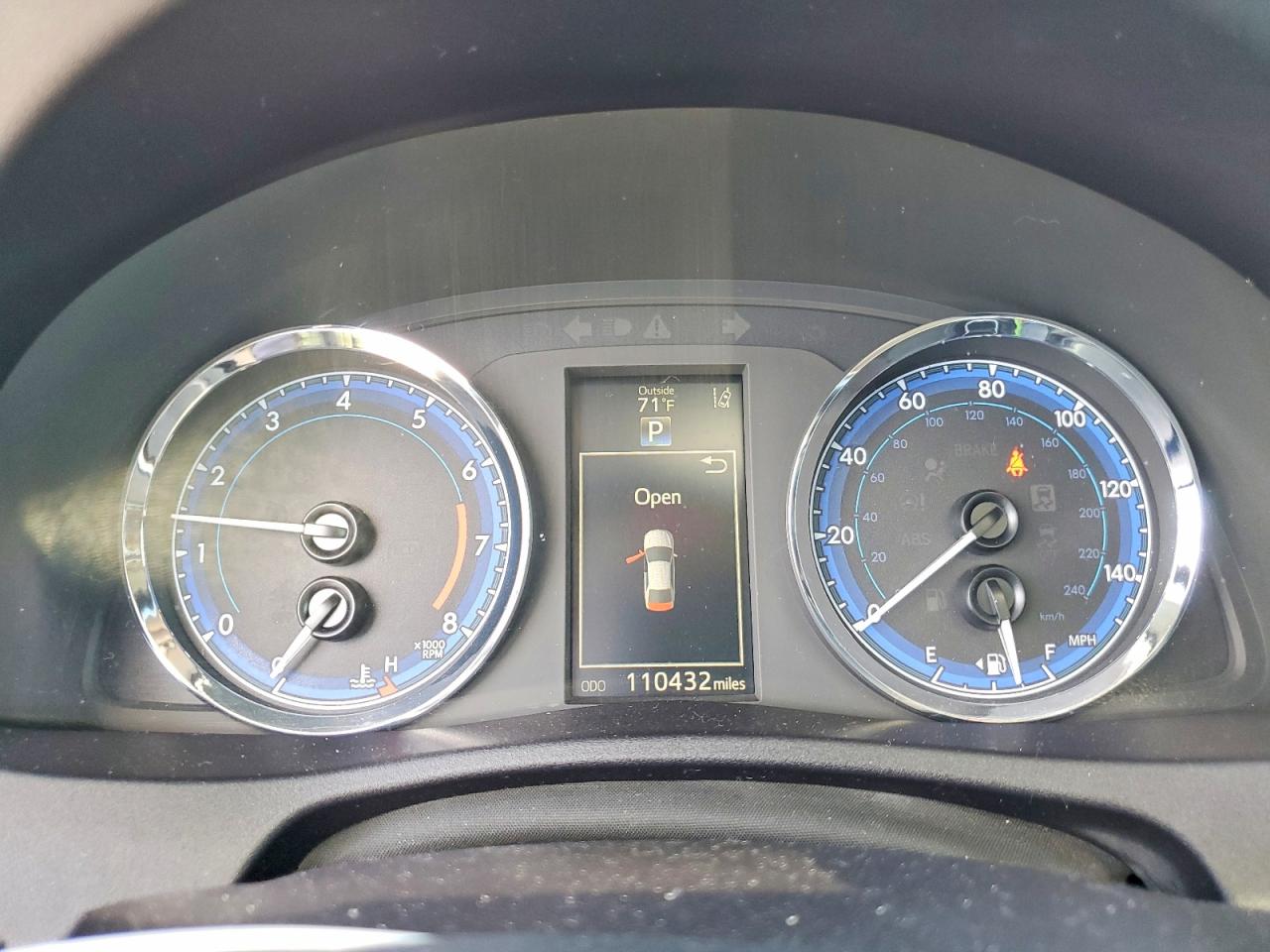 2017 TOYOTA COROLLA SE photo 9
