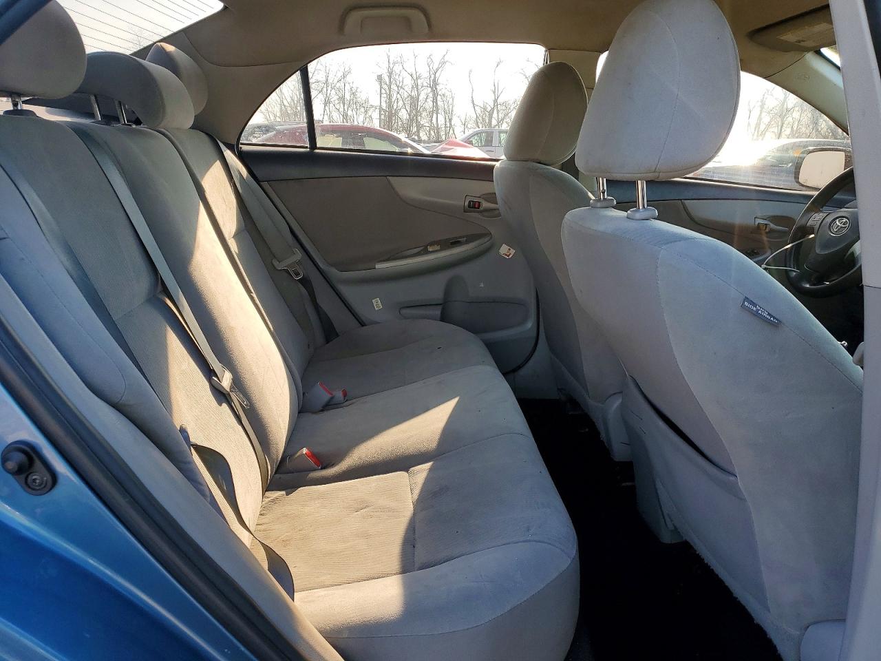 2012 TOYOTA COROLLA photo 28