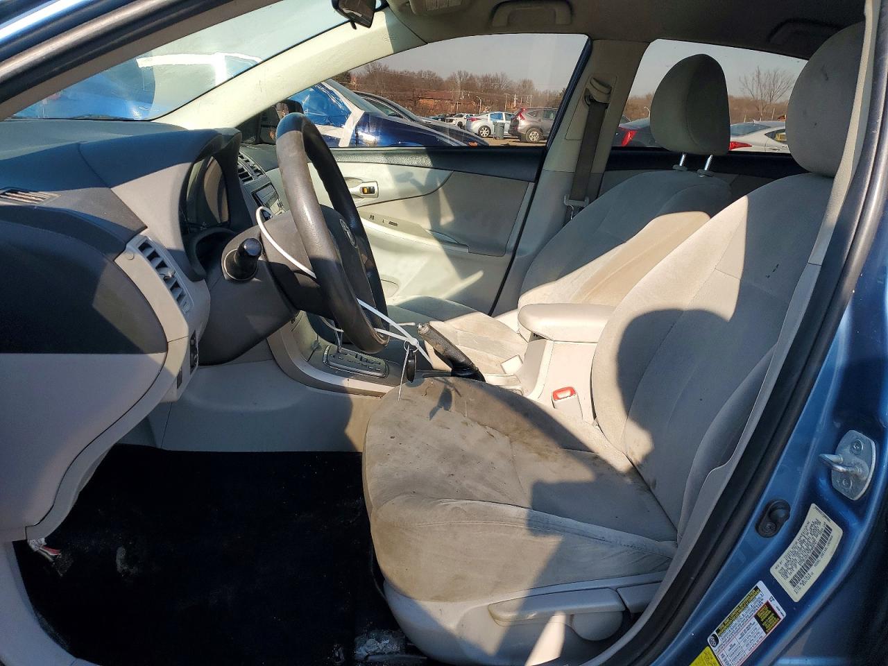 2012 TOYOTA COROLLA photo 19
