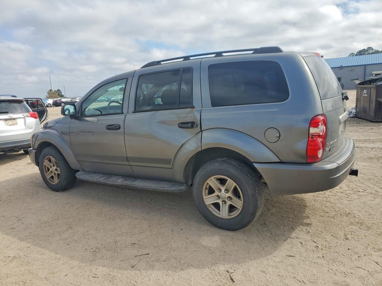 2006 DODGE DURANGO SLT photo 3