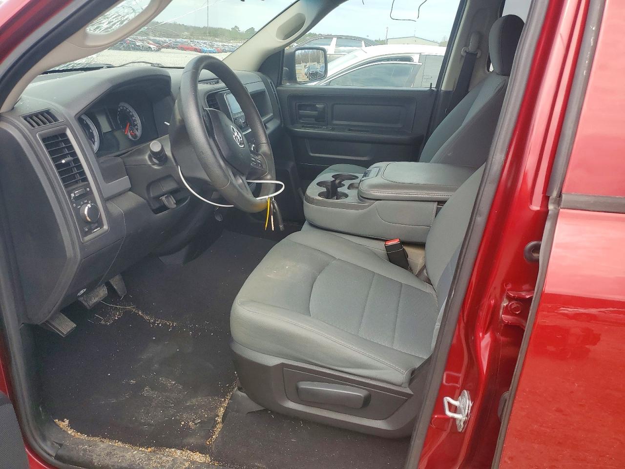 2014 RAM 1500 ST photo 13