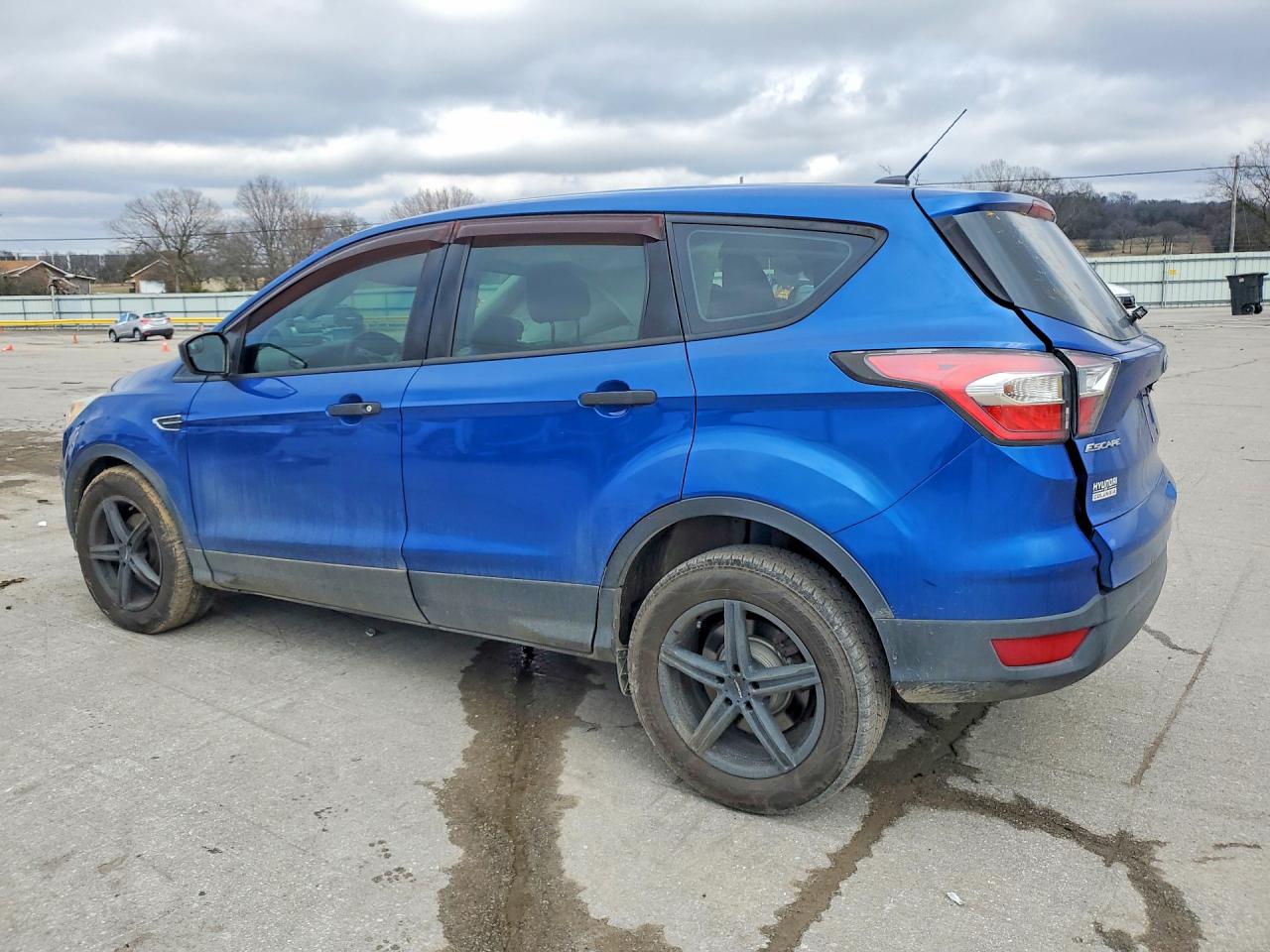 2017 FORD ESCAPE S photo 2