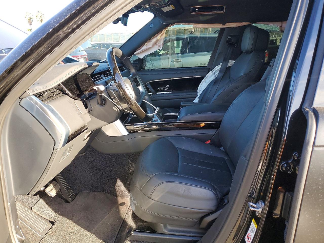 2024 LAND ROVER RANGE ROVER SE photo 13