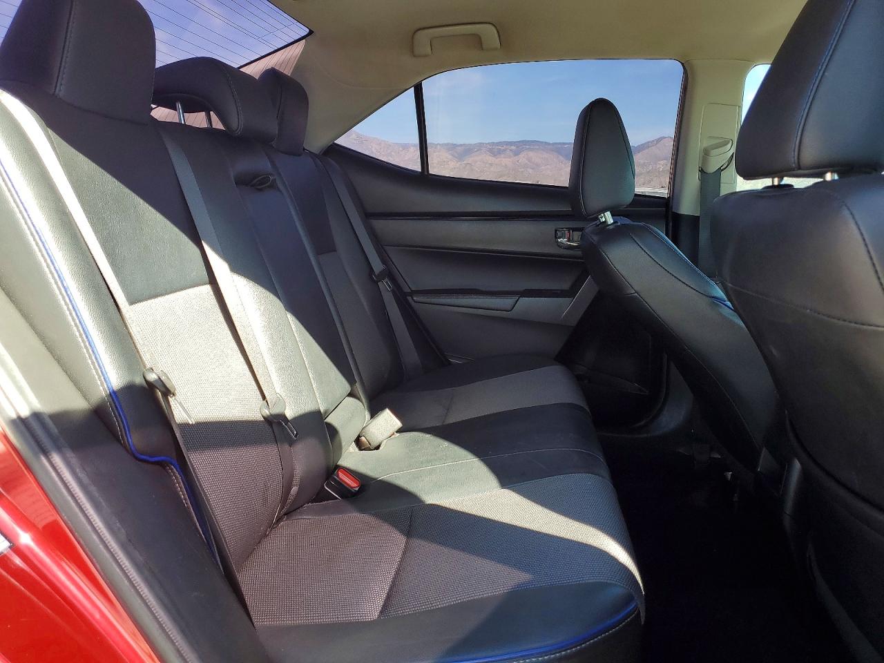 2019 TOYOTA COROLLA SE photo 10