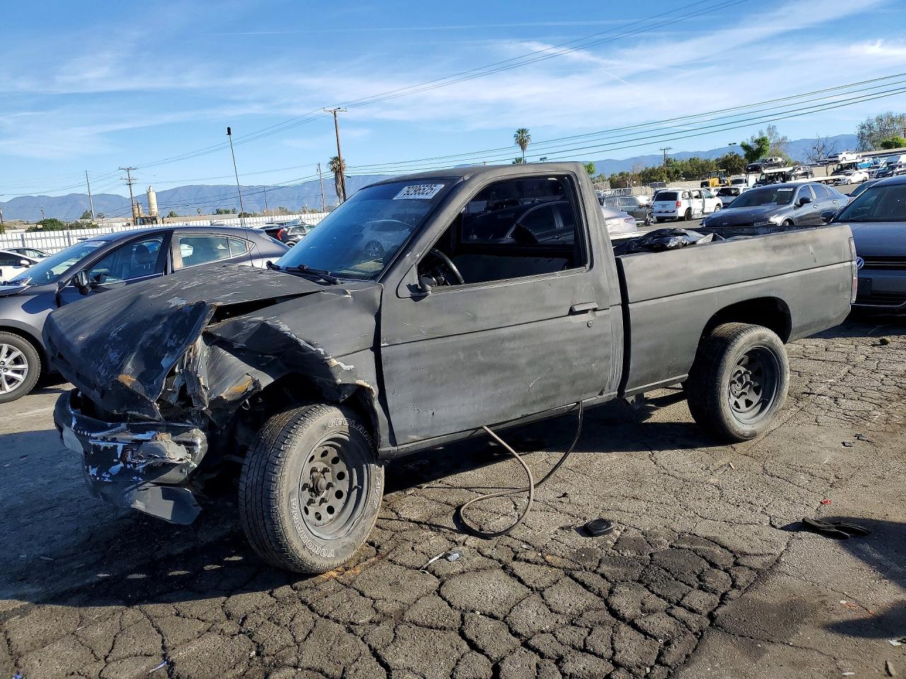 1990 NISSAN TRUCK