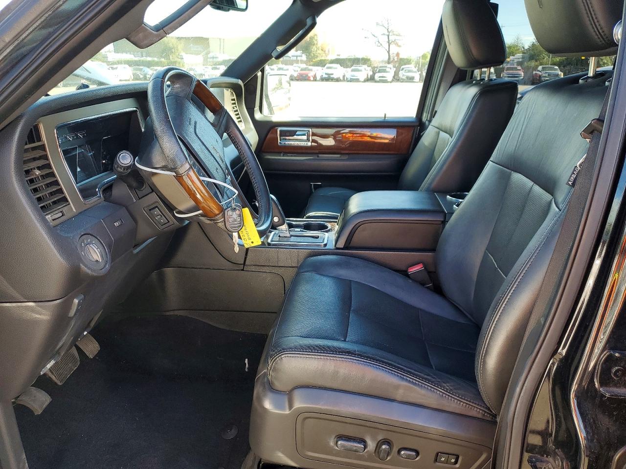 2013 LINCOLN NAVIGATOR photo 13