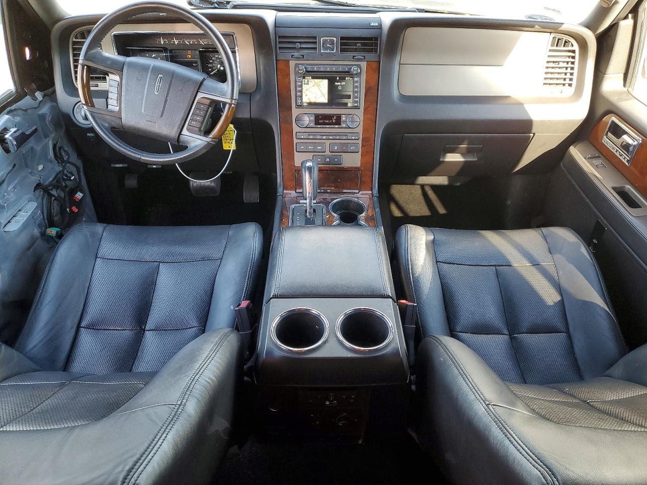2013 LINCOLN NAVIGATOR photo 15