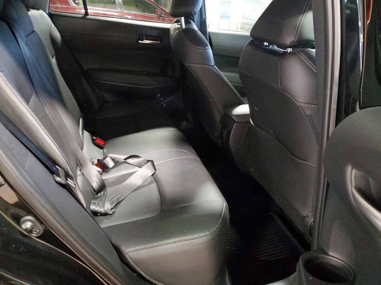 2024 TOYOTA COROLLA CROSS XLE photo 11
