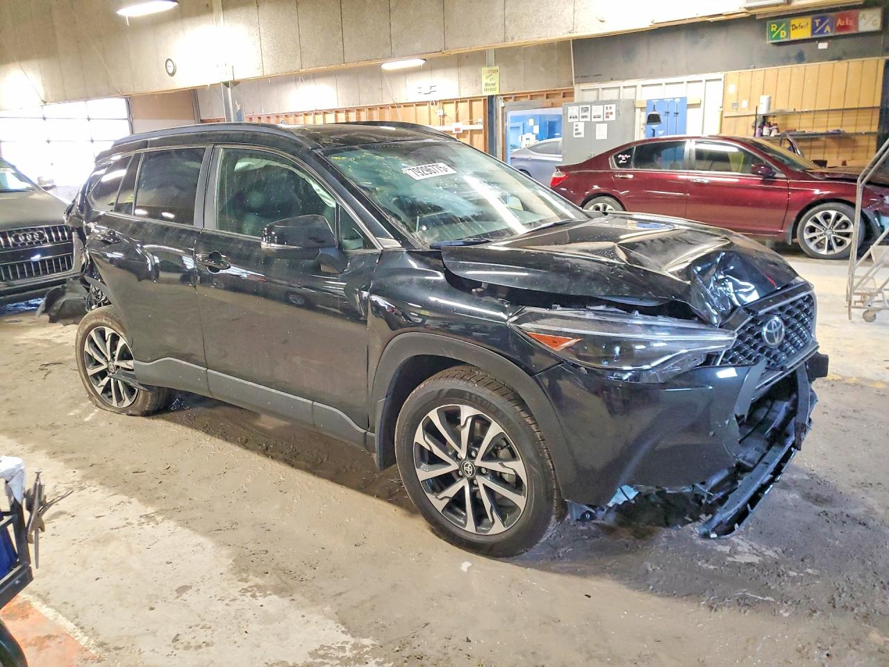 2024 TOYOTA COROLLA CROSS XLE photo 4