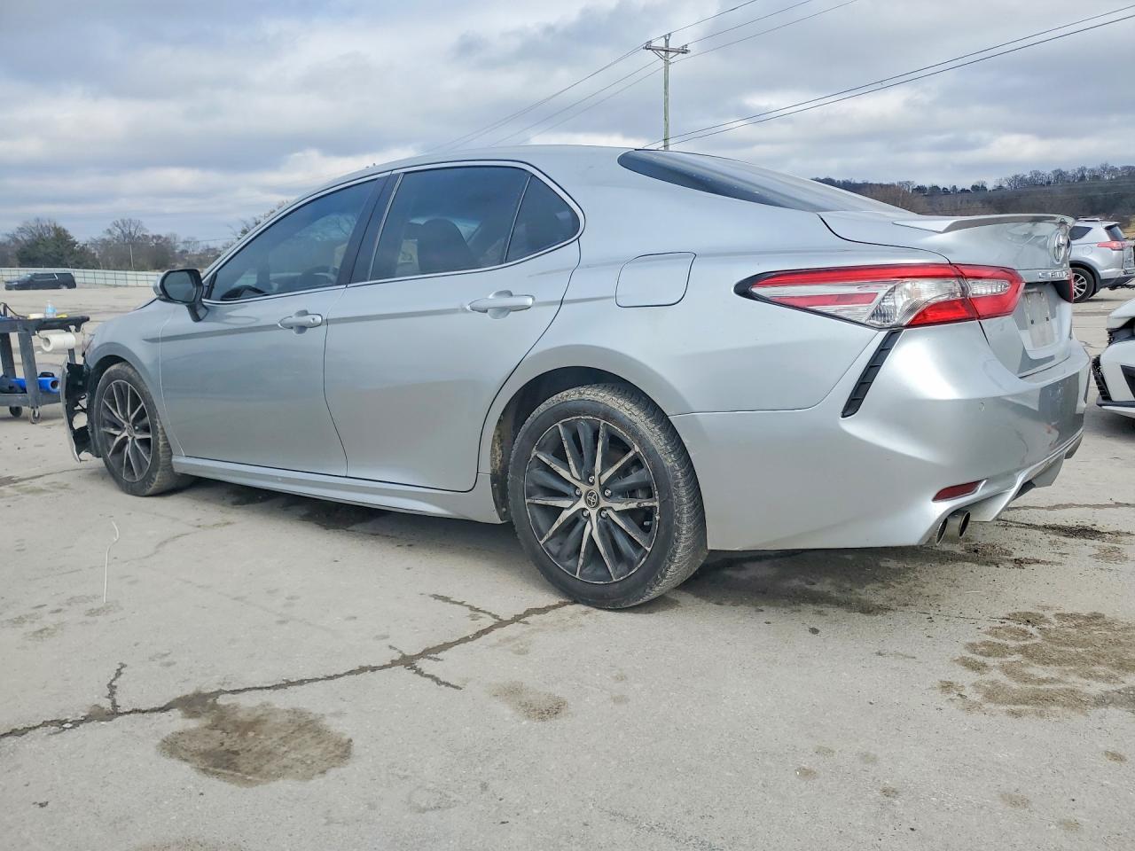 2018 TOYOTA CAMRY XSE photo 4