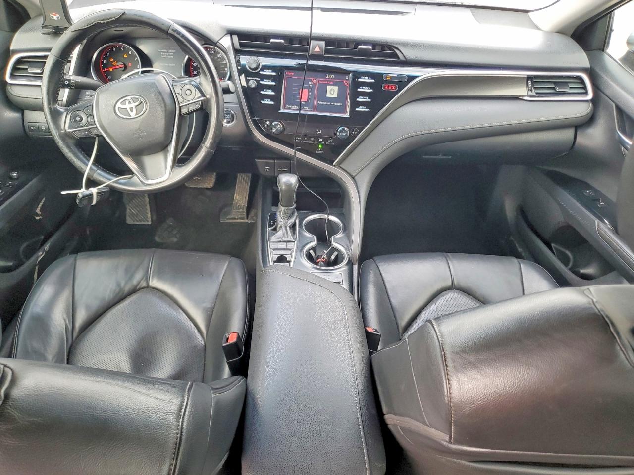 2018 TOYOTA CAMRY XSE photo 22