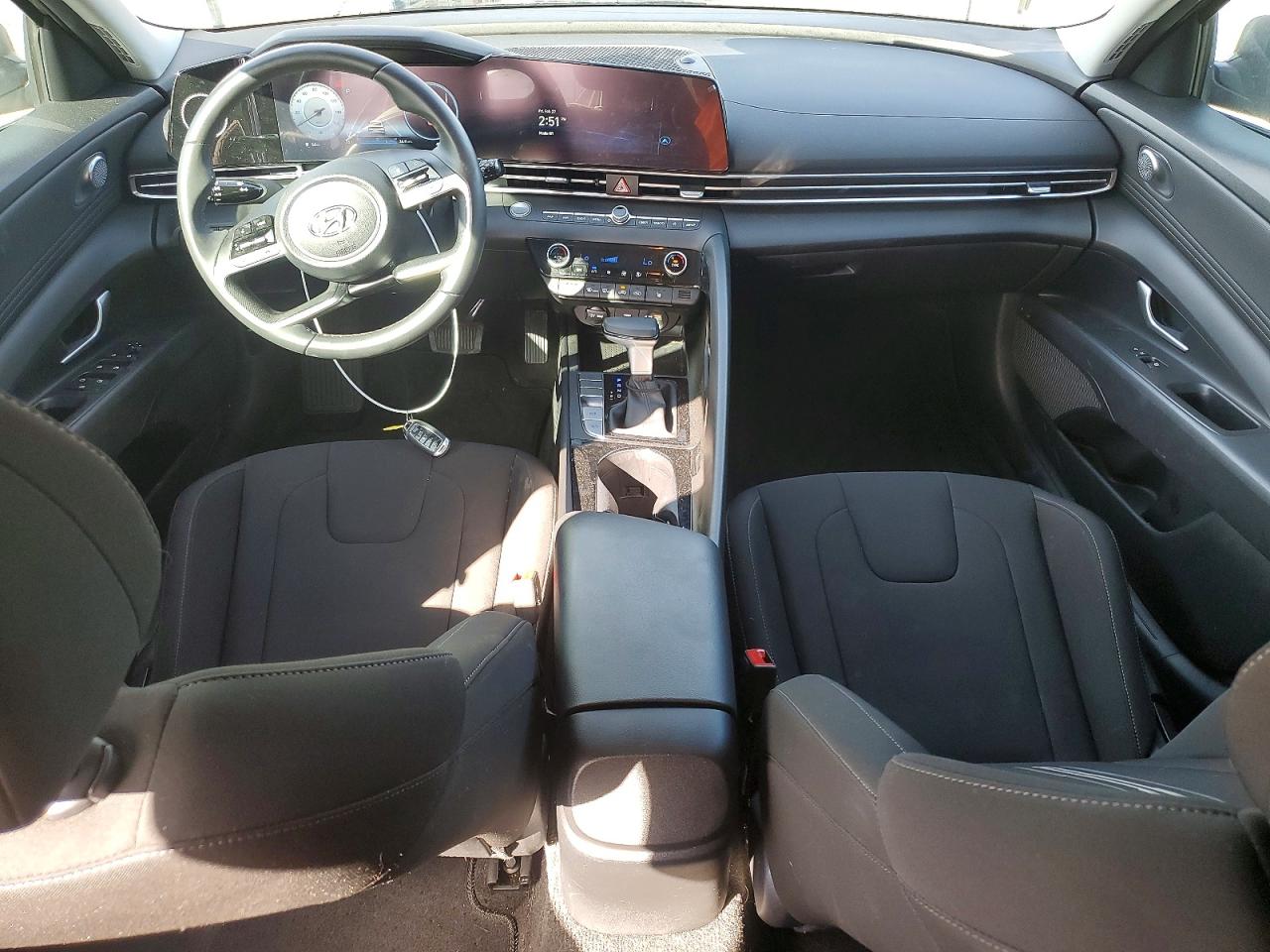 2023 HYUNDAI ELANTRA SEL photo 8