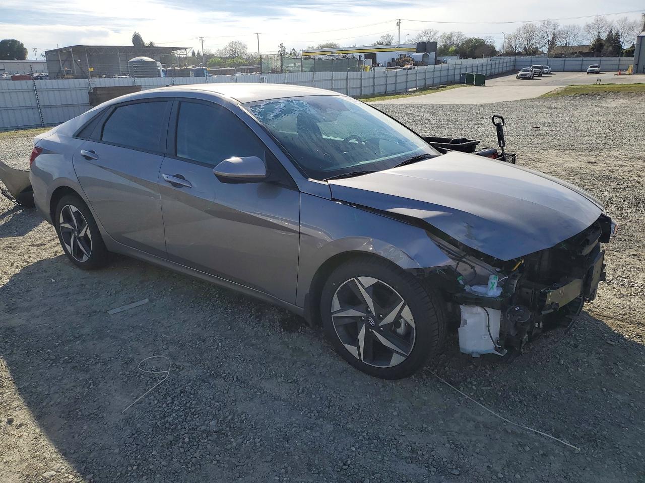 2023 HYUNDAI ELANTRA SEL photo 4