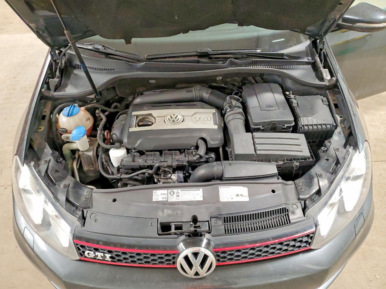 2012 VOLKSWAGEN GTI photo 31