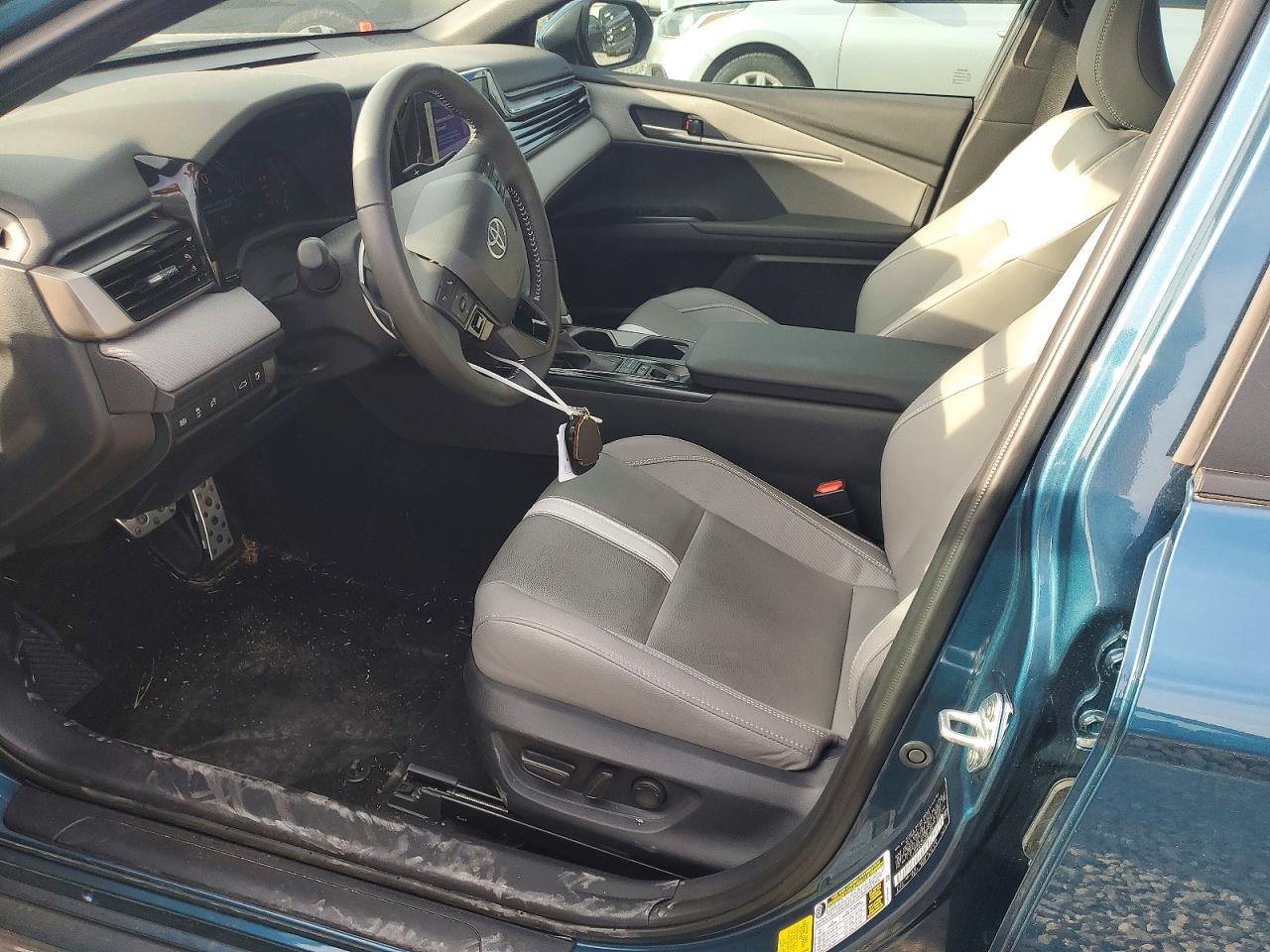 2025 TOYOTA CAMRY SE photo 13