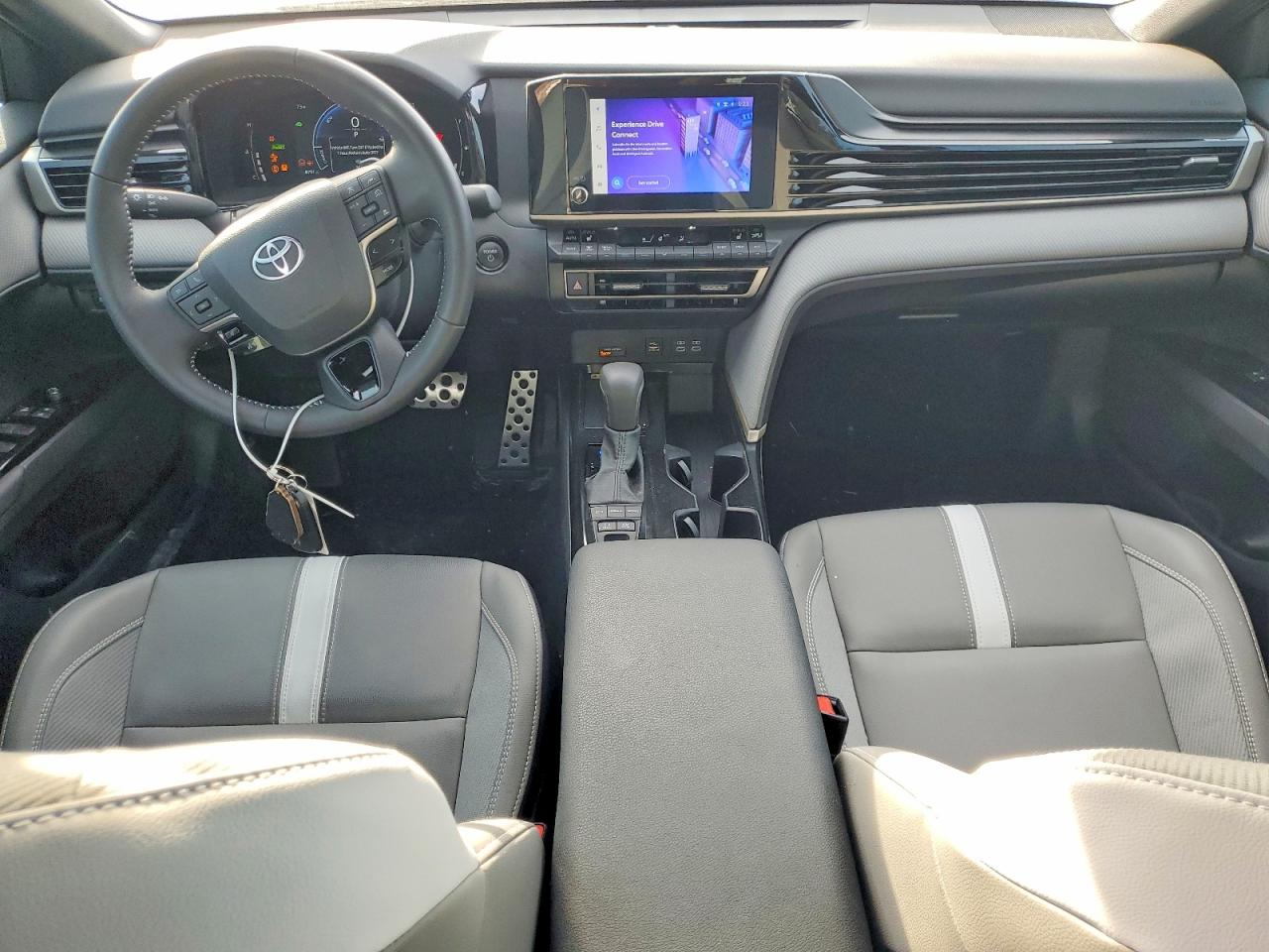 2025 TOYOTA CAMRY SE photo 15