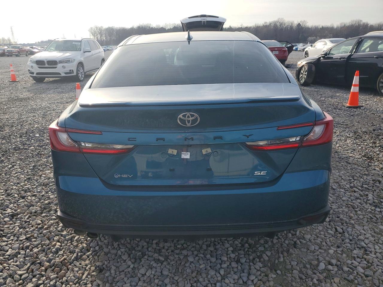 2025 TOYOTA CAMRY SE photo 11