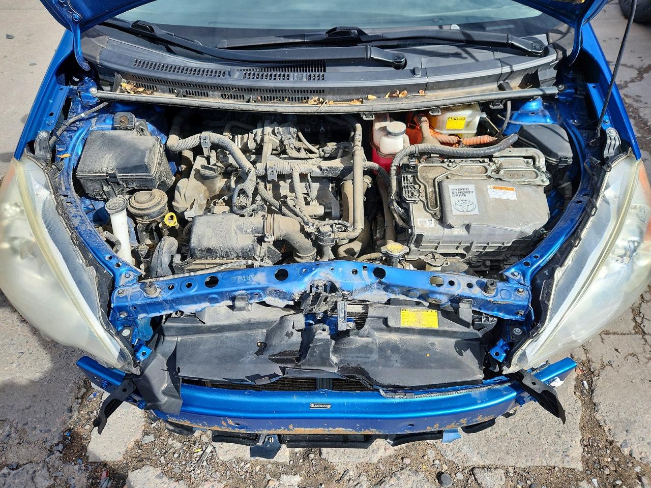 2012 TOYOTA PRIUS C THREE photo 11