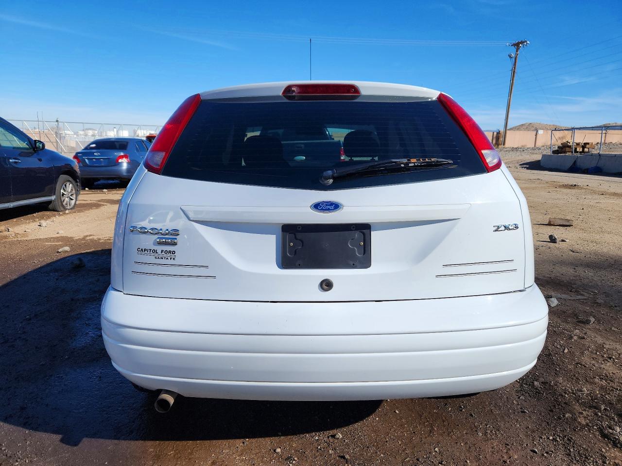 2005 FORD FOCUS ZX3 photo 16