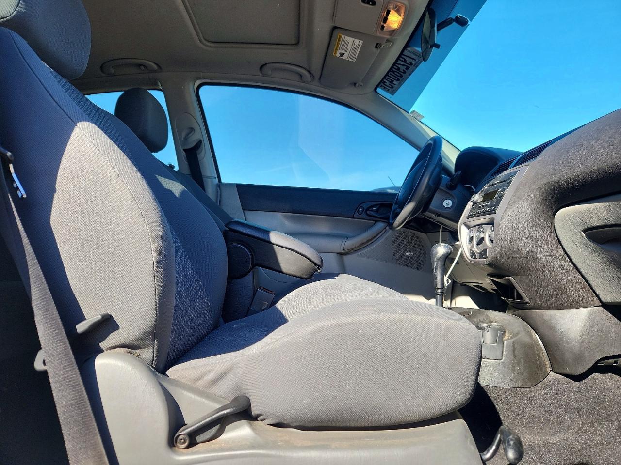 2005 FORD FOCUS ZX3 photo 28