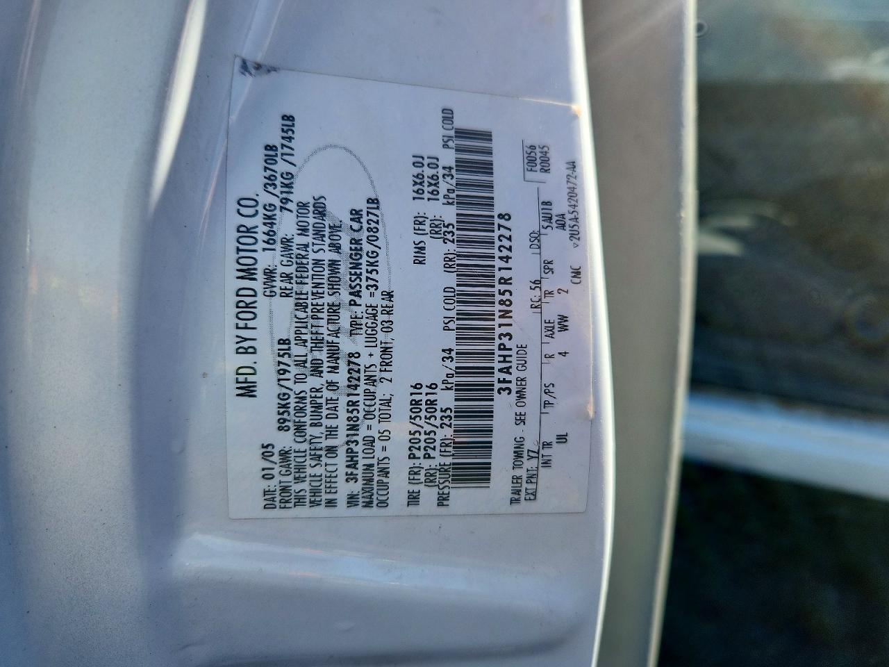 2005 FORD FOCUS ZX3 photo 34