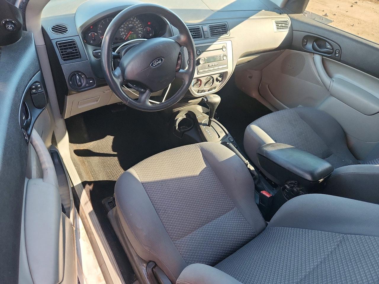 2005 FORD FOCUS ZX3 photo 22