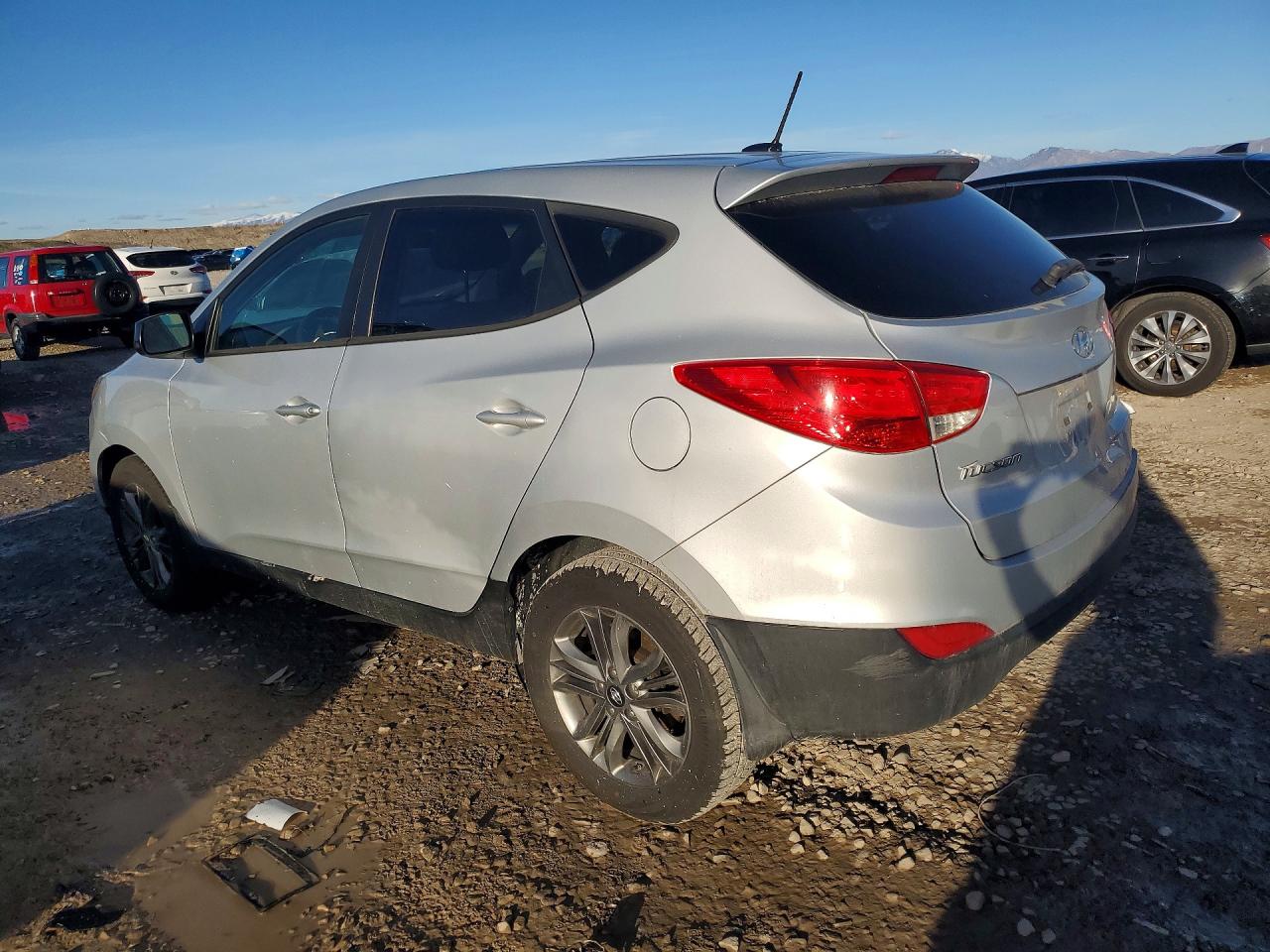 2015 HYUNDAI TUCSON photo 2