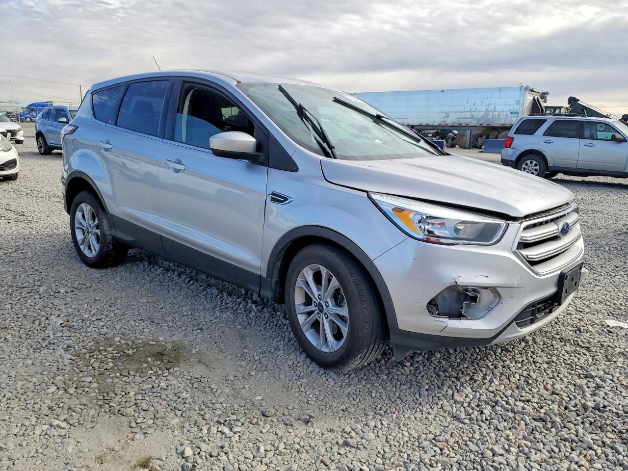 2017 FORD ESCAPE SE photo 4