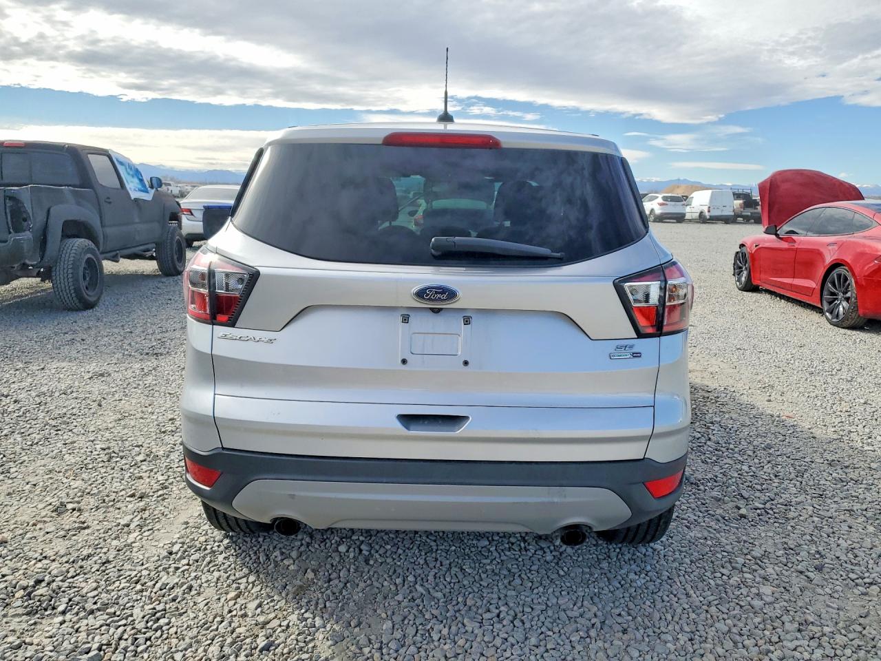 2017 FORD ESCAPE SE photo 6
