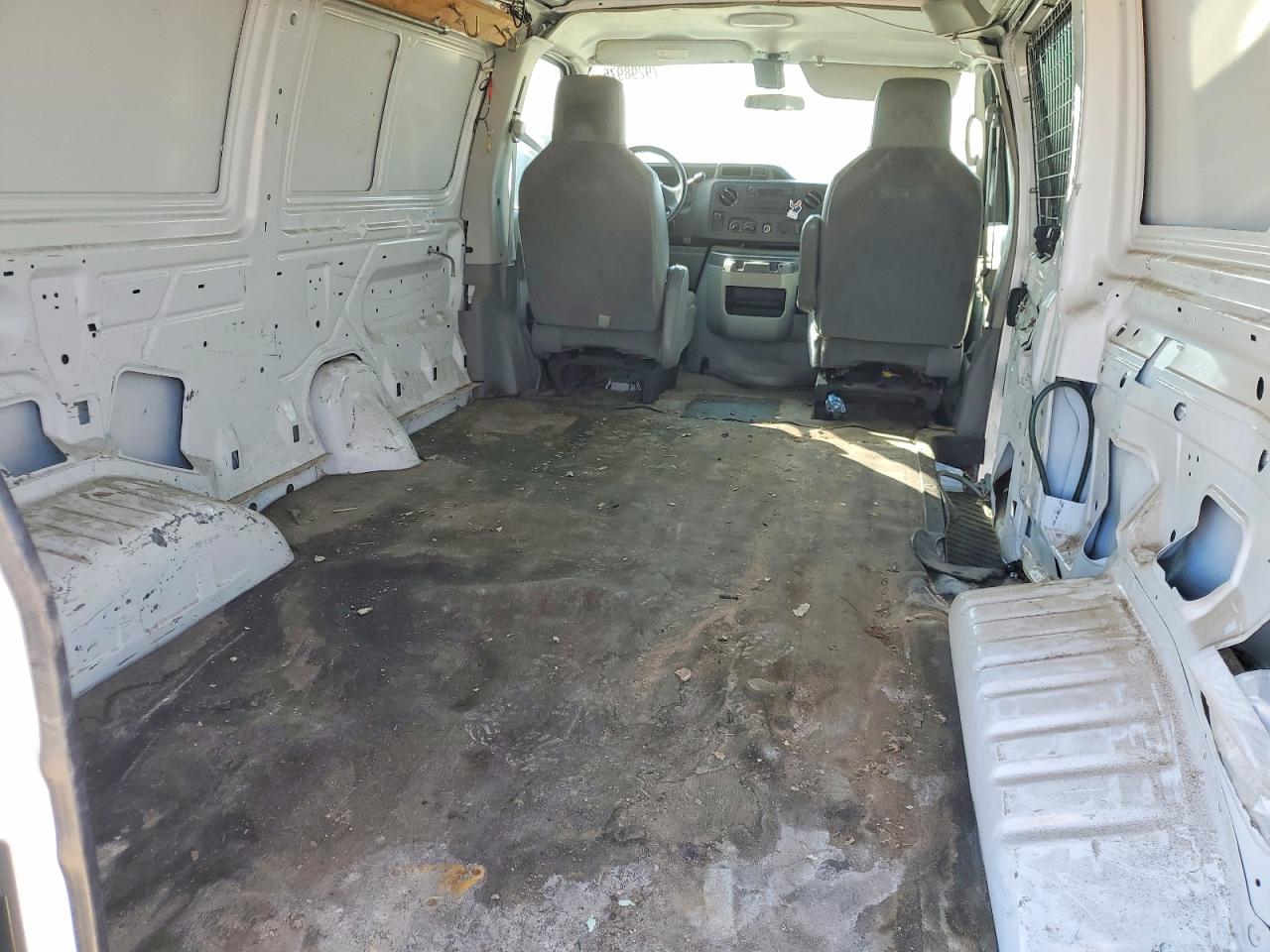 2009 FORD E250 DELIVERY VAN photo 21