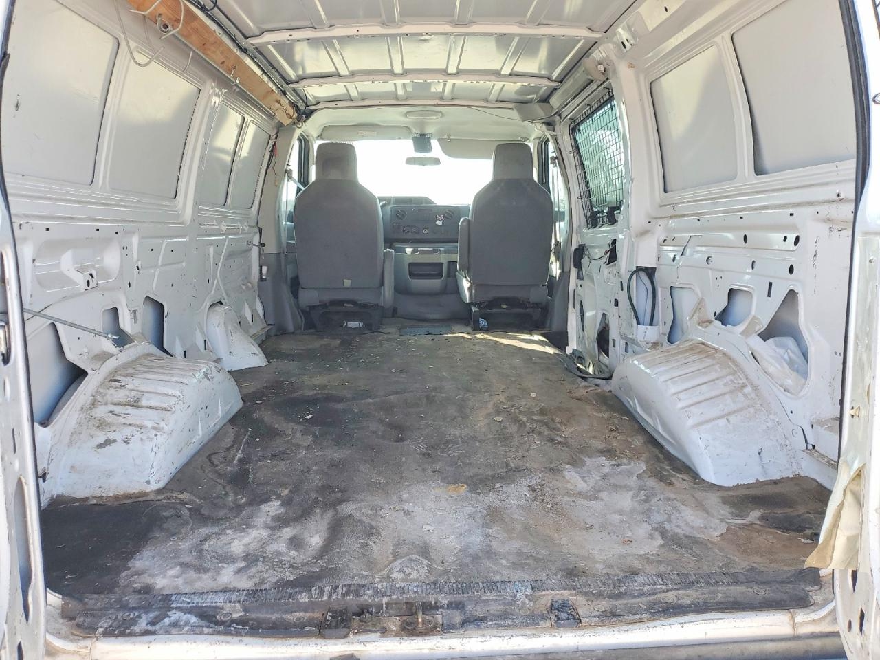 2009 FORD E250 DELIVERY VAN photo 19