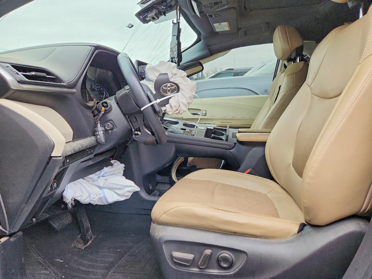 2022 TOYOTA SIENNA LIMITED 7-PASSENGER photo 13