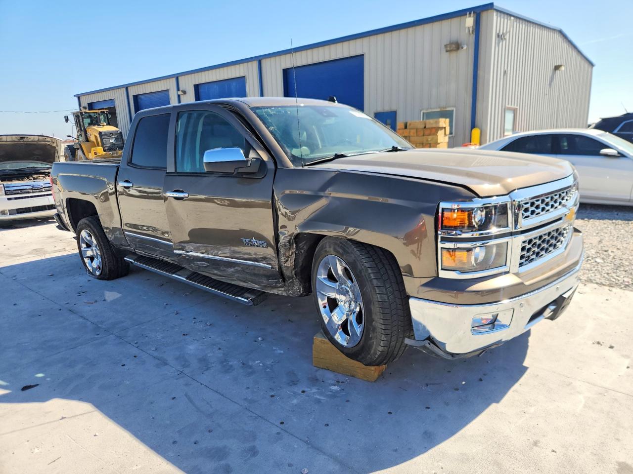 2014 CHEVROLET SILVERADO C1500 LTZ photo 4