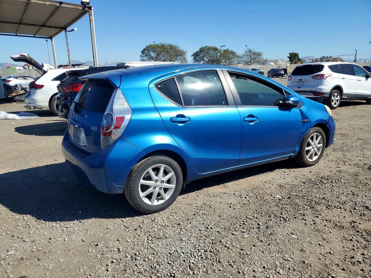 2013 TOYOTA PRIUS C FOUR photo 3