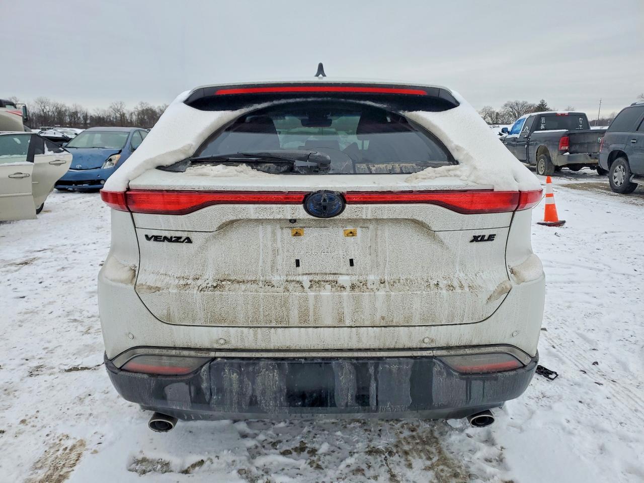 2024 TOYOTA VENZA NIGHTSHADE EDITION photo 6