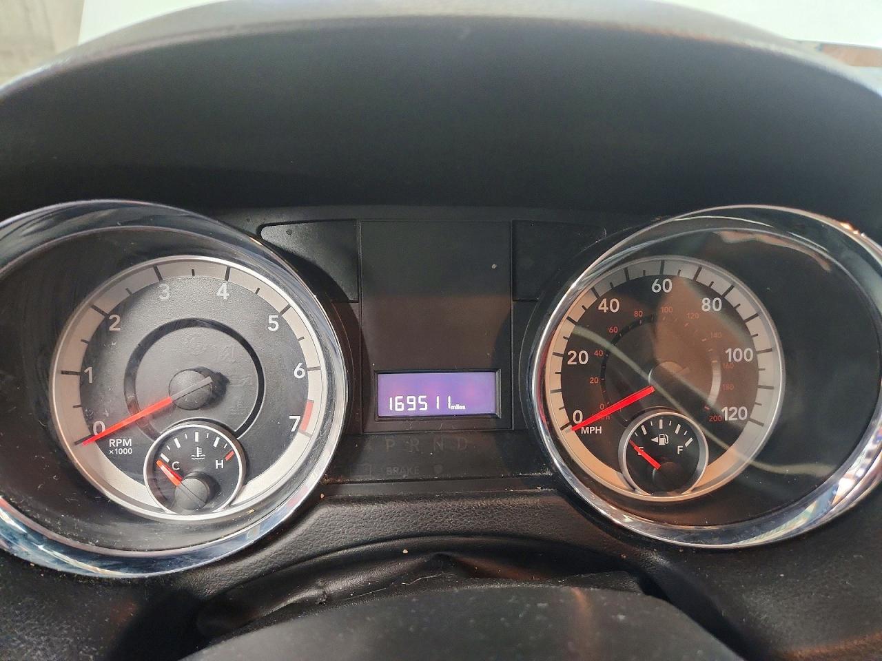 2015 DODGE GRAND CARAVAN SE photo 9