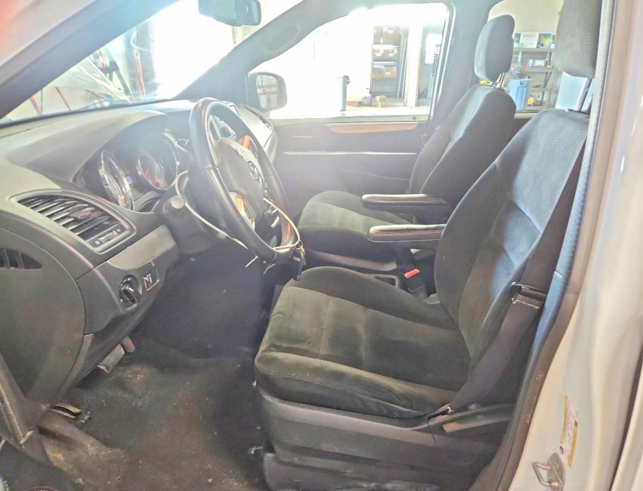 2015 DODGE GRAND CARAVAN SE photo 7