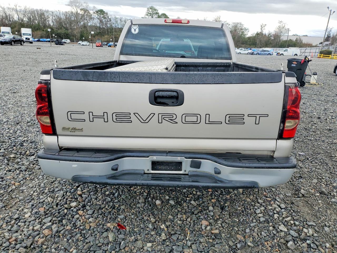 2005 CHEVROLET SILVERADO C1500 photo 6