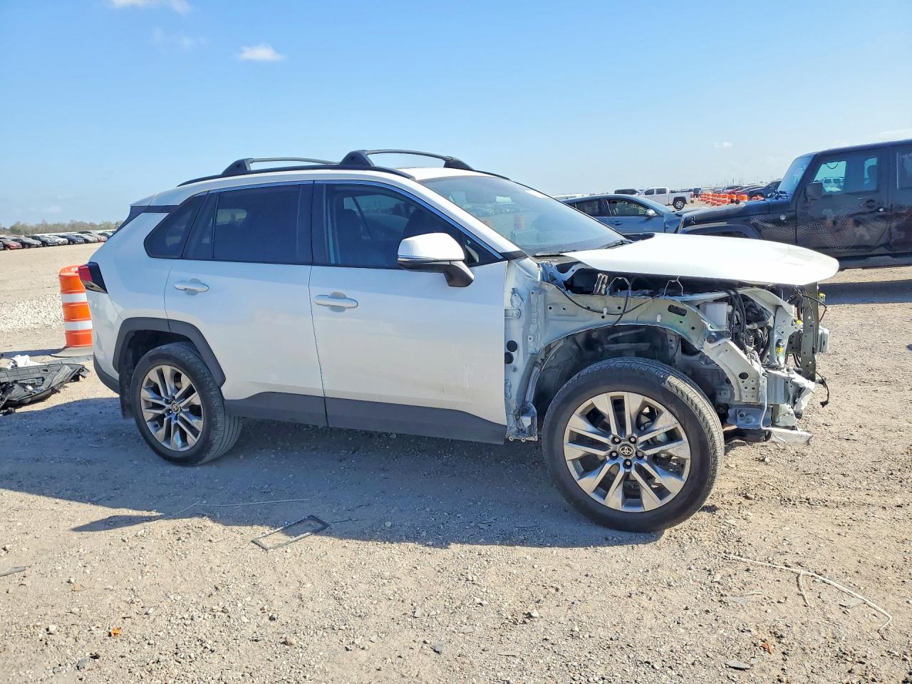2024 TOYOTA RAV4 XLE PREMIUM photo 10