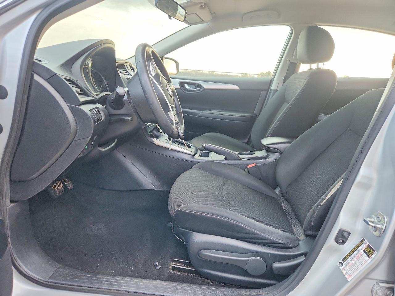 2019 NISSAN SENTRA S photo 7