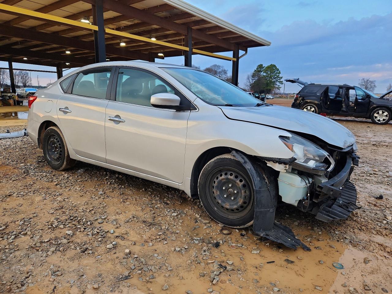 2019 NISSAN SENTRA S photo 4