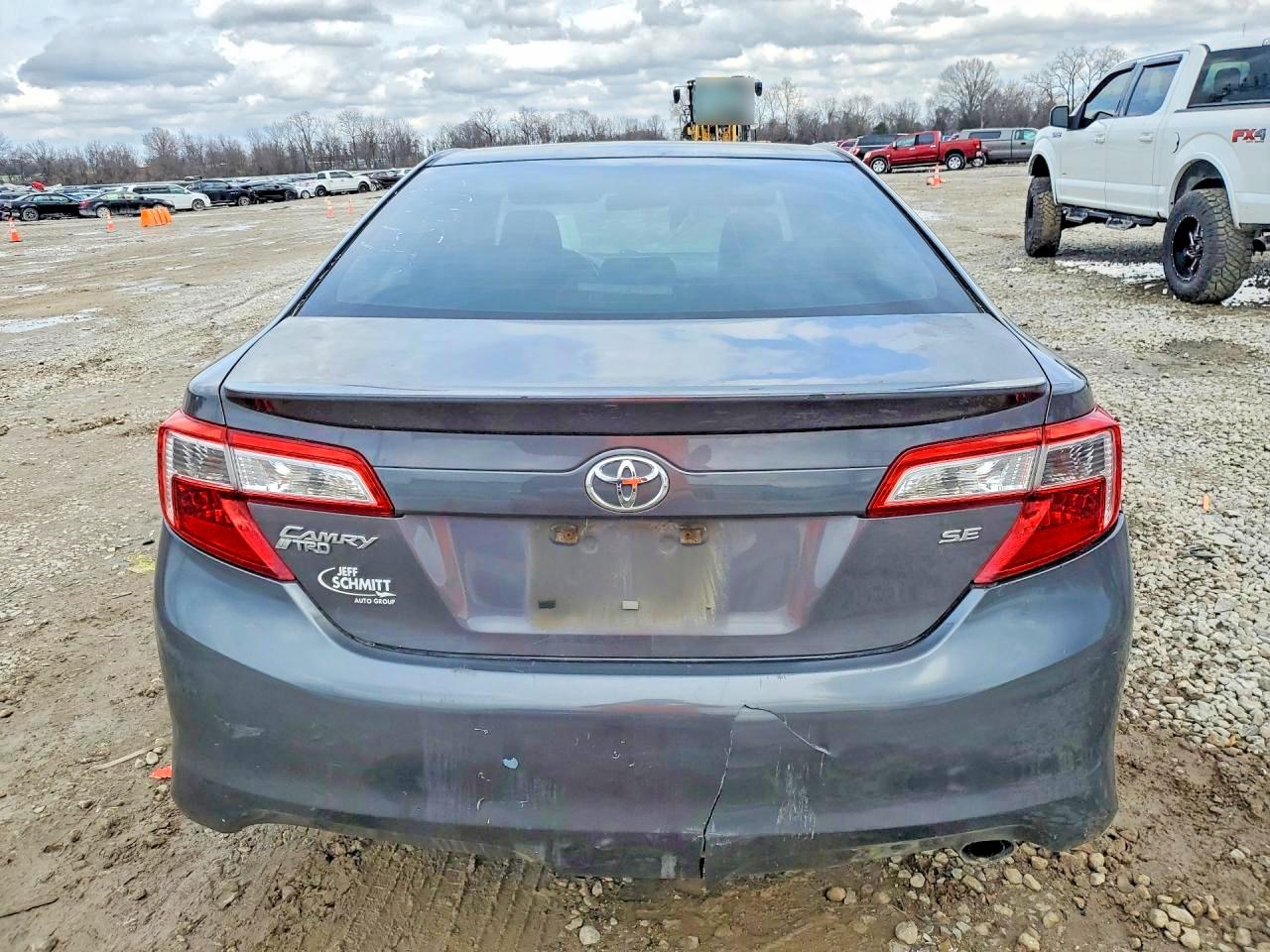2013 TOYOTA CAMRY SE photo 11