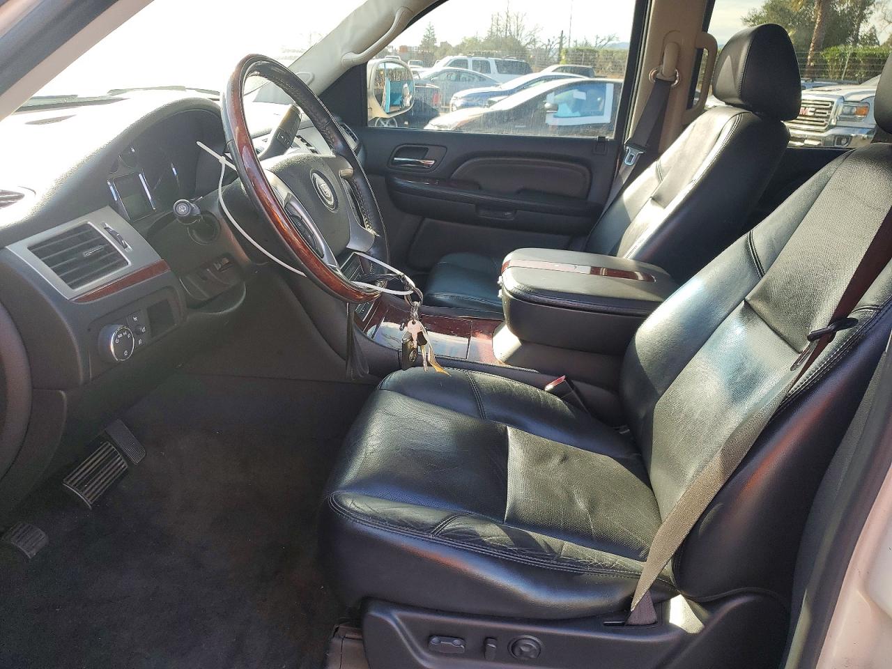 2008 CADILLAC ESCALADE LUXURY photo 19