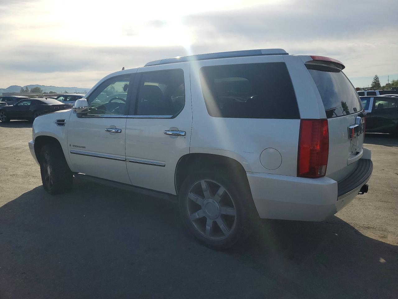 2008 CADILLAC ESCALADE LUXURY photo 4