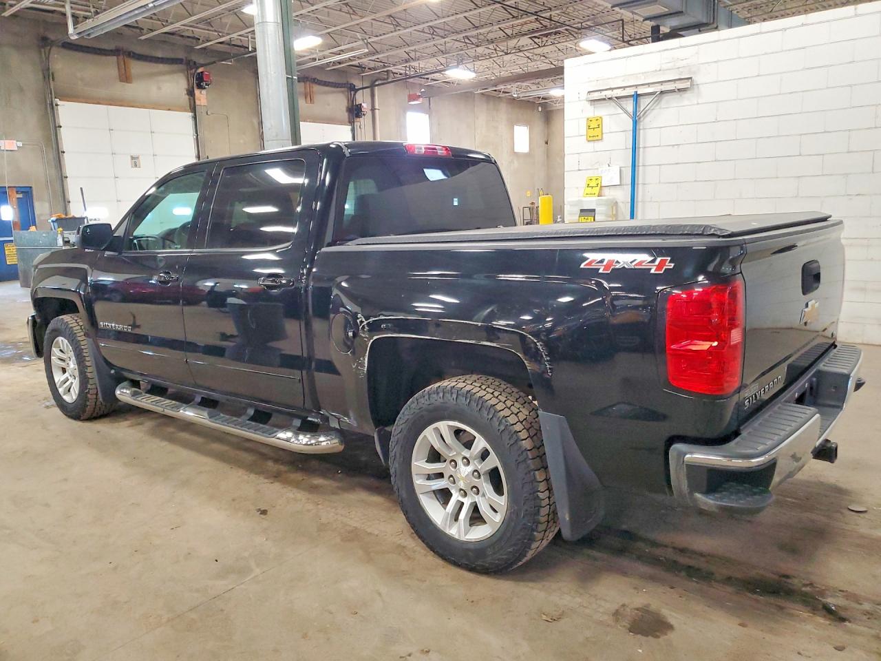 2017 CHEVROLET SILVERADO K1500 LT photo 4