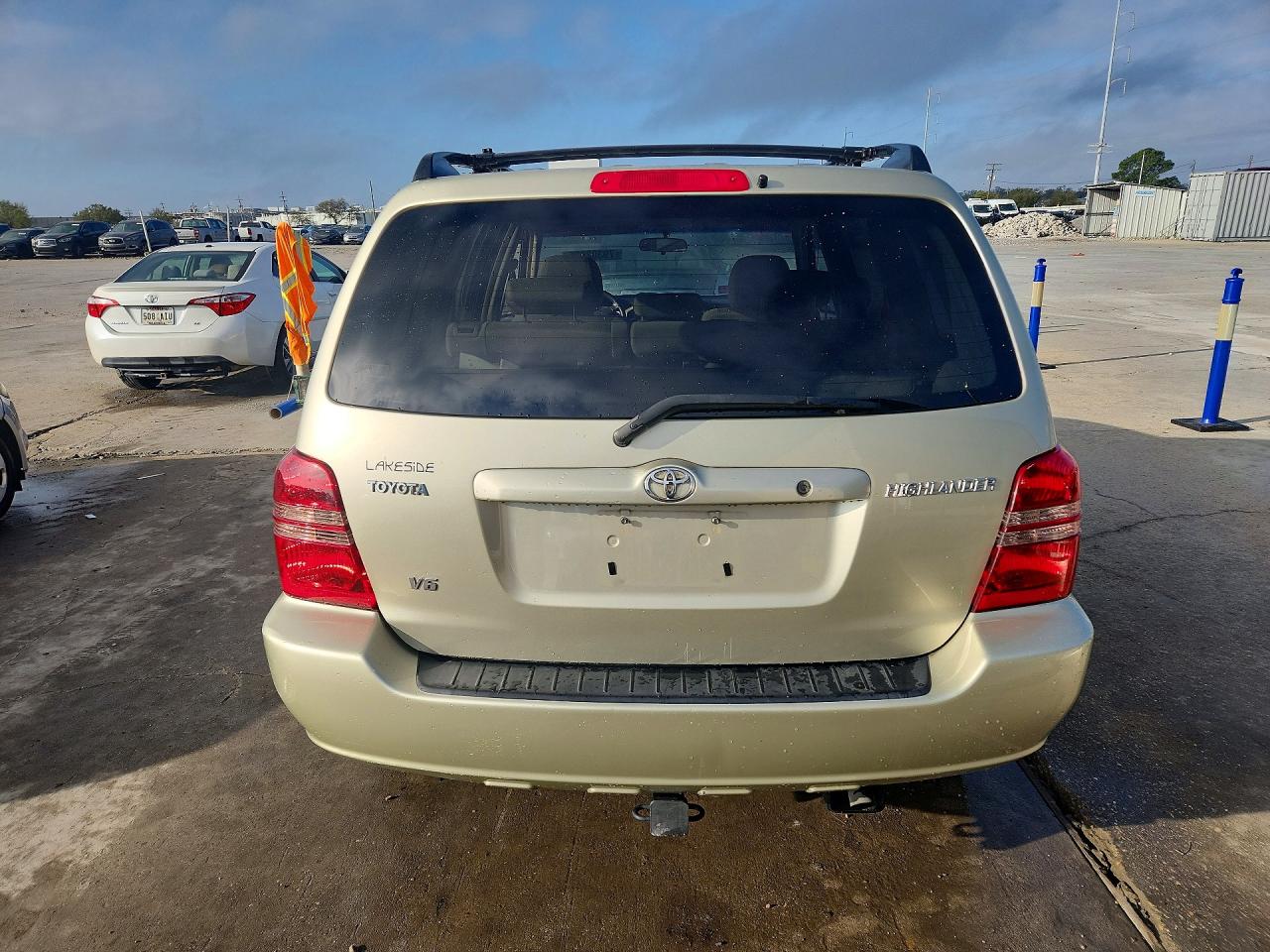 2003 TOYOTA HIGHLANDER BASE photo 11