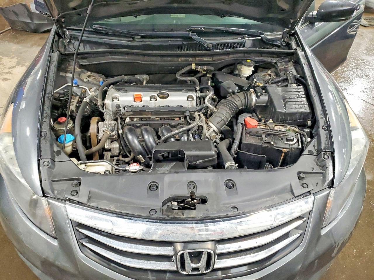2012 HONDA ACCORD LX photo 11