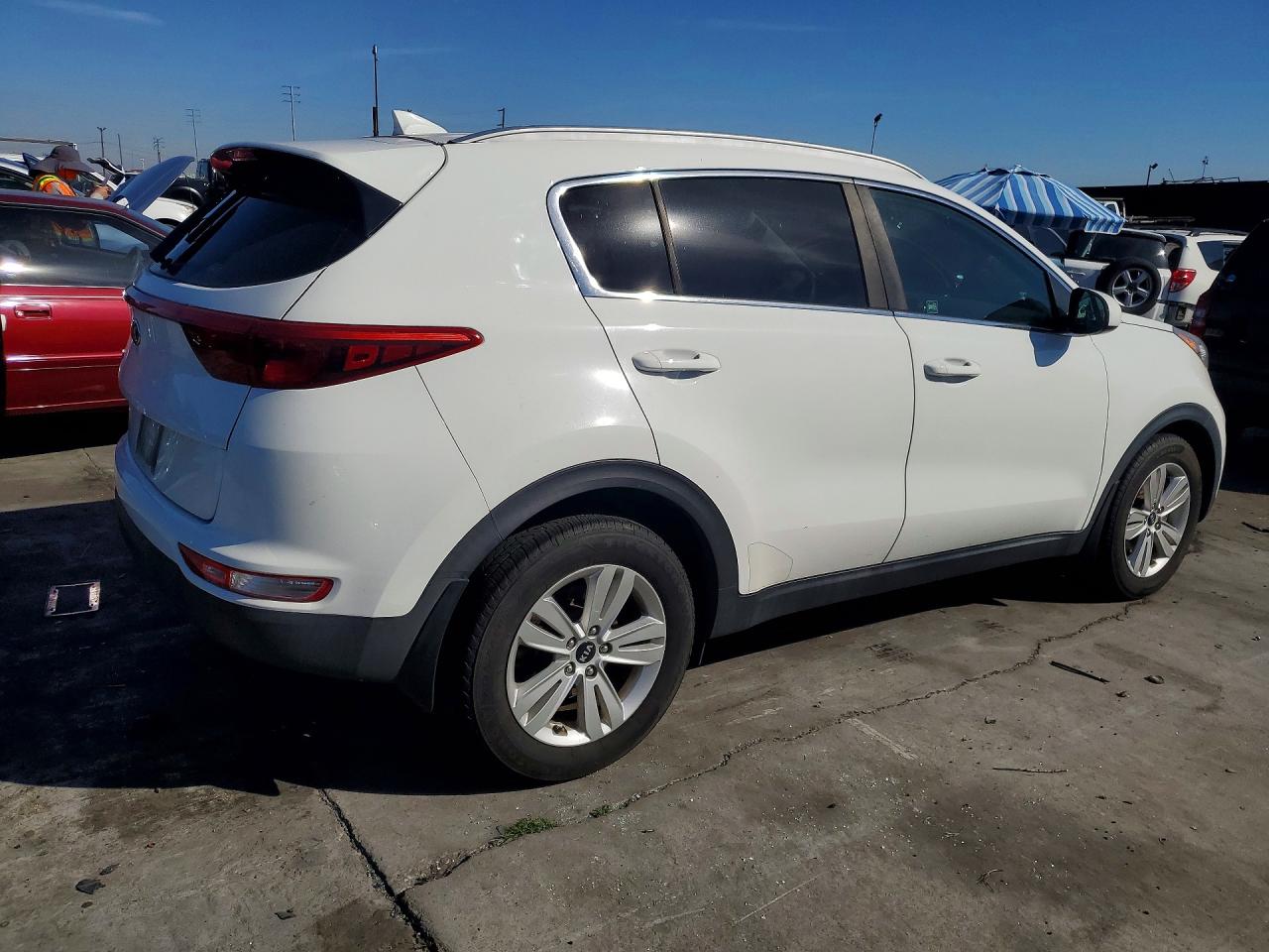 2017 KIA SPORTAGE LX photo 3